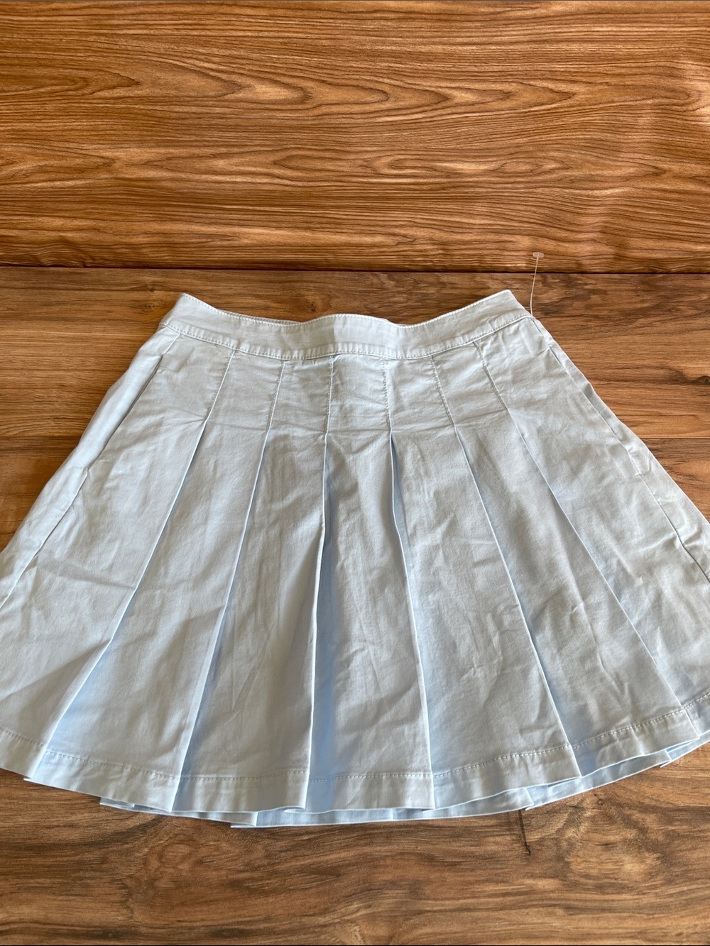 New American Eagle Light Blue Pleated Skirt Back Zipper Closure Size 2